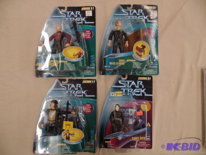 lot 13 image: Star Trek Figures