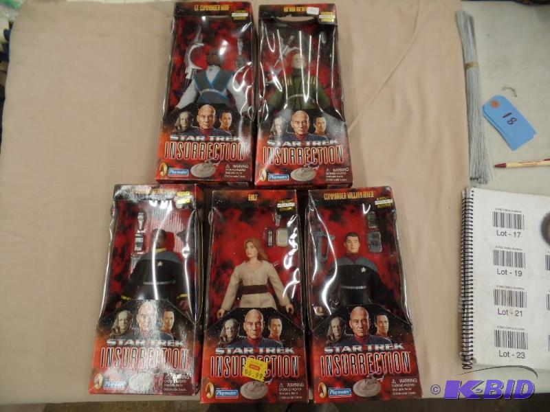 lot 18 image: Star Trek Figures