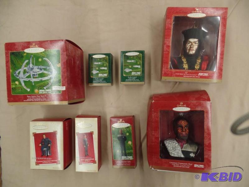 lot 4 image: Star Trek Ornaments
