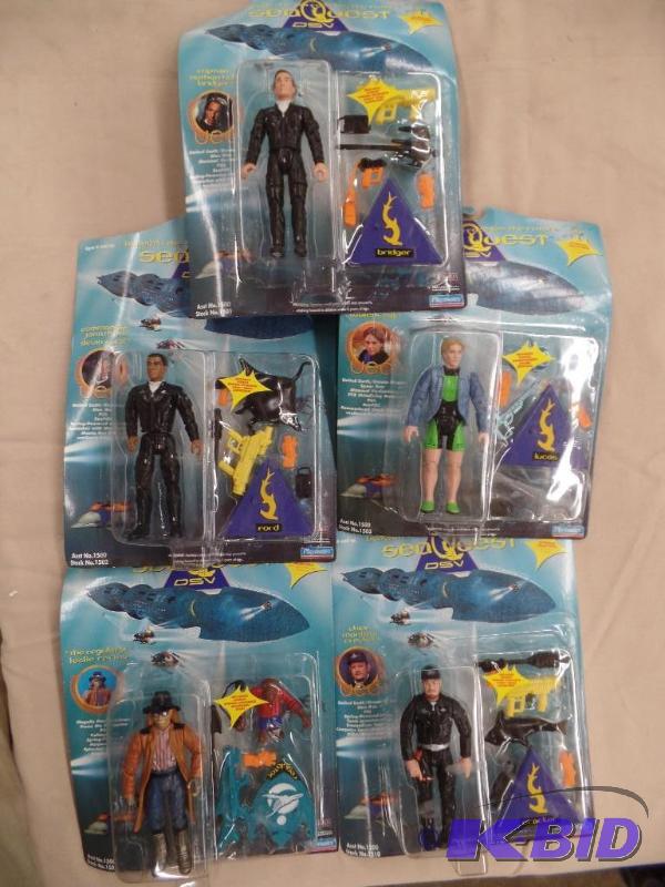 lot 41 image: Seaquest Figures