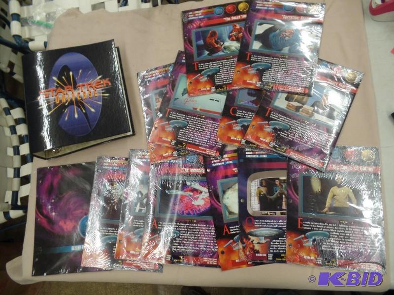 lot 44 image: Star Trek Binder & Inserts