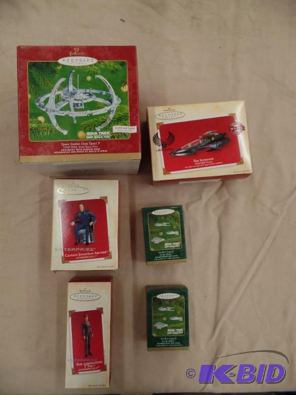 lot 5 image: Star Trek Ornaments