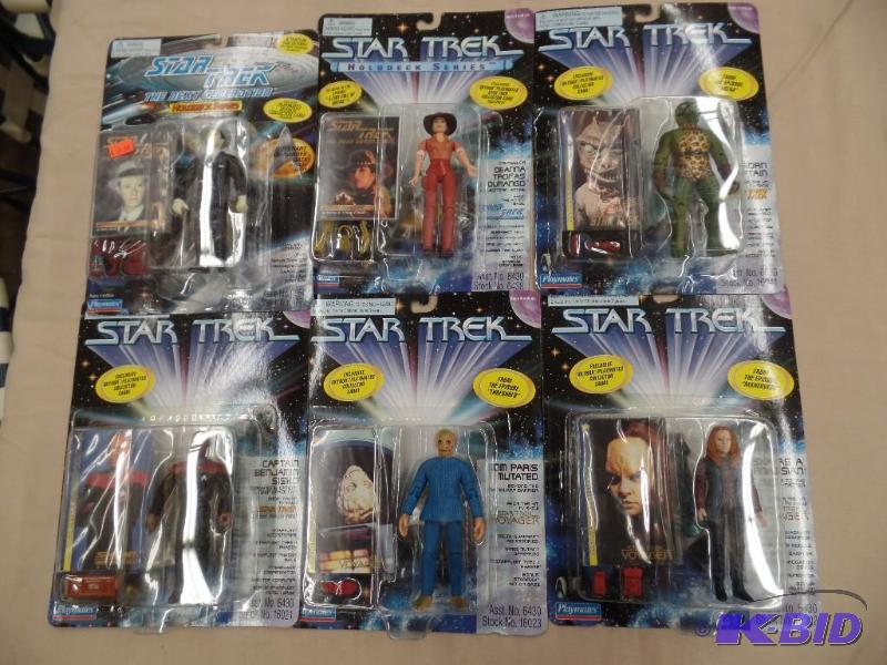 lot 50 image: Star Trek Figures