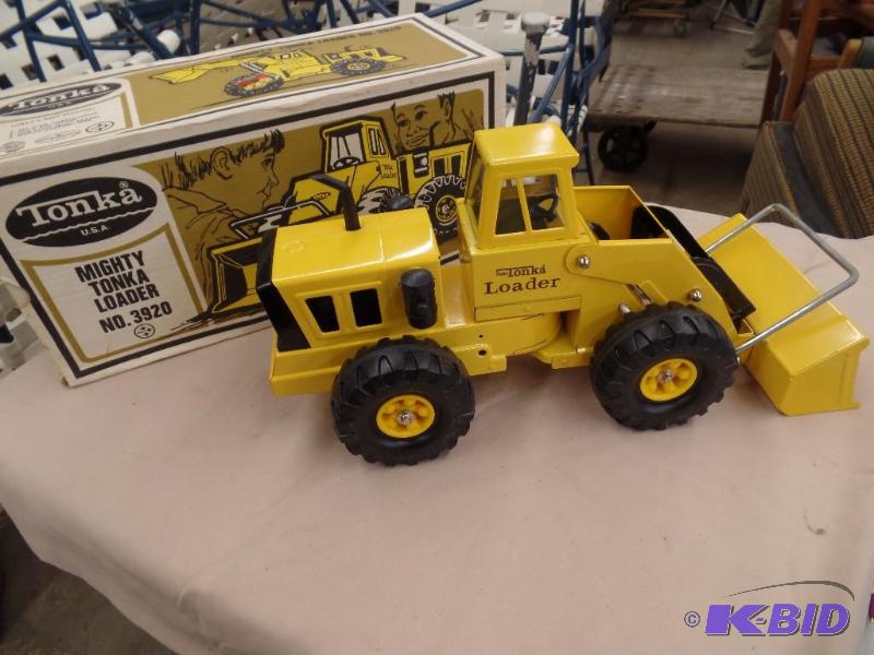 lot 63 image: Tonka Truck