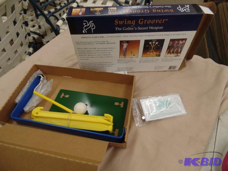 lot 75 image: Golf Practice Set