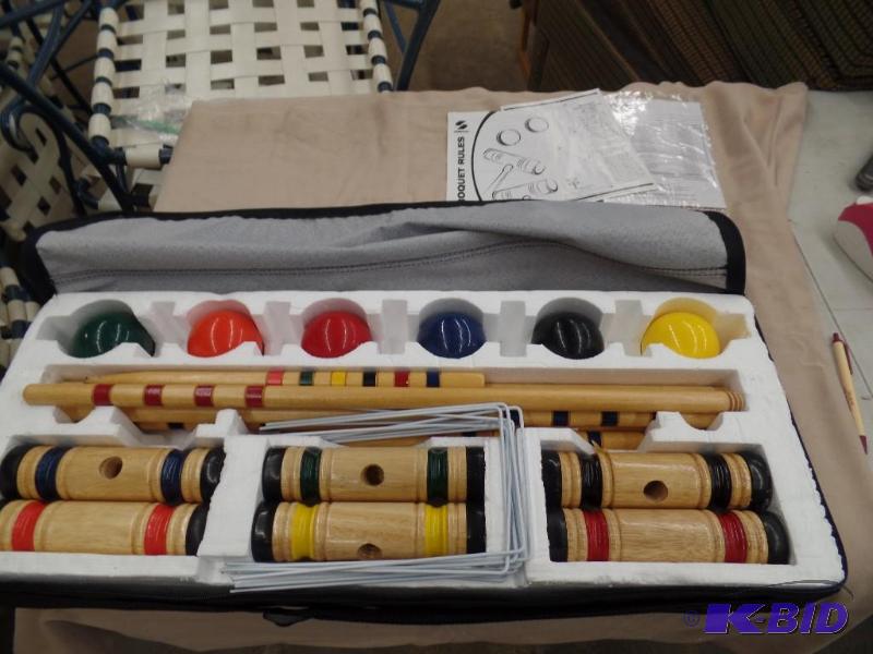 lot 79 image: Croquet Set