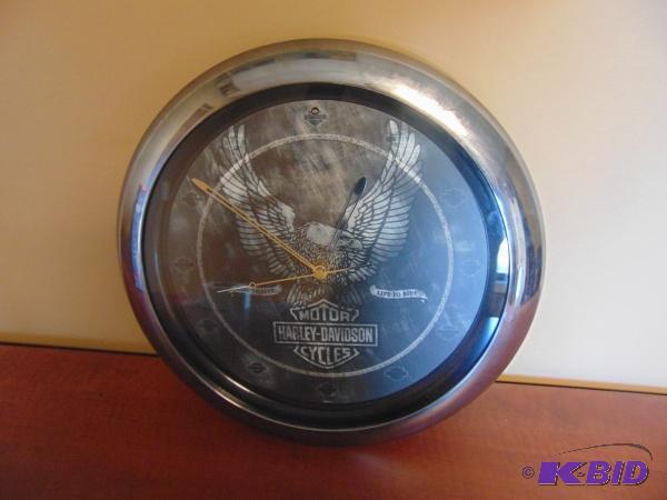 lot 39 image: Harley Davidson Wall Clock...