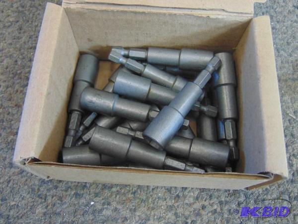 lot 61 image: Dewalt&nbsp38" Nut Setters   Approxima...