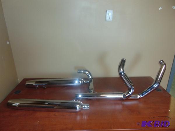 lot 88 image: Stock Exhaust Off Harley Davidson   Exhaust n...