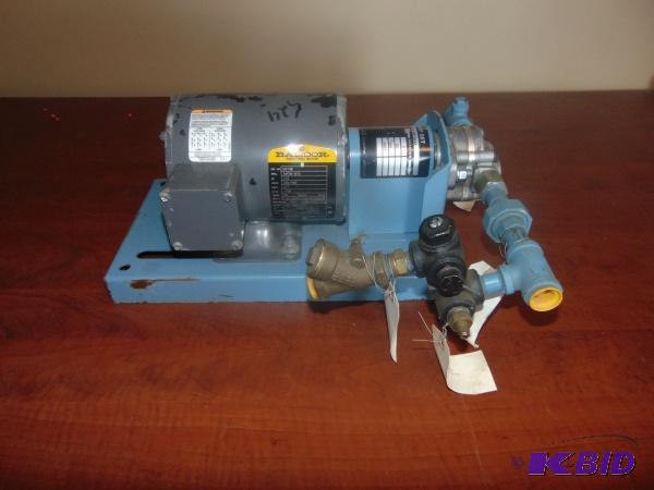 lot 89 image: Oil Transfer Pump   Owner states works fine ...