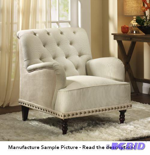 lot 19 image: Tufted Accent Chair -&nbspPutting a fun spin...