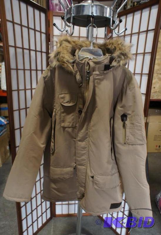 lot 16 image: New with tags Rocawear Mens 34 Length Parka...