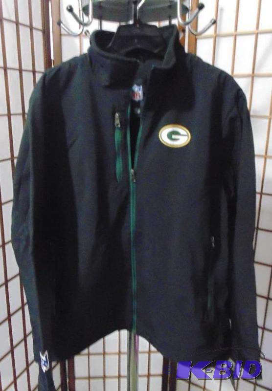 lot 27 image: New With Tags - NFL Greenbay Packers Jacket -...