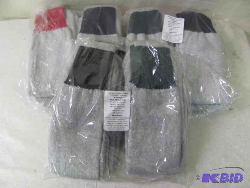lot 171 image: 12 Pair Mens Thermal Socks