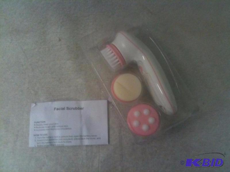 lot 216 image: Exfoliating Facial Scrubber