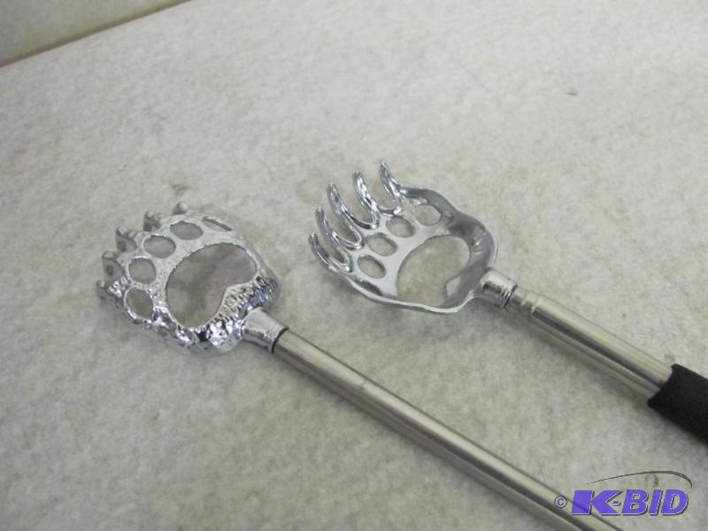 lot 218 image: 2 Telescopic Back Scratchers