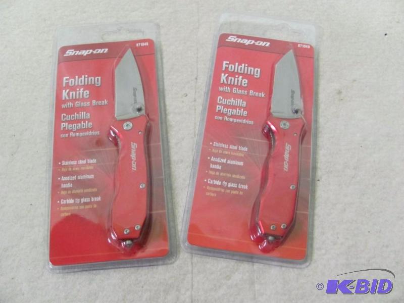 lot 247 image: Lot of 2 Snap On Pocket Knives
