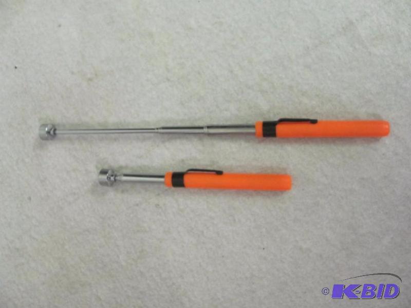 lot 257 image: 5 lb Telescopic Magnetic Retrievers