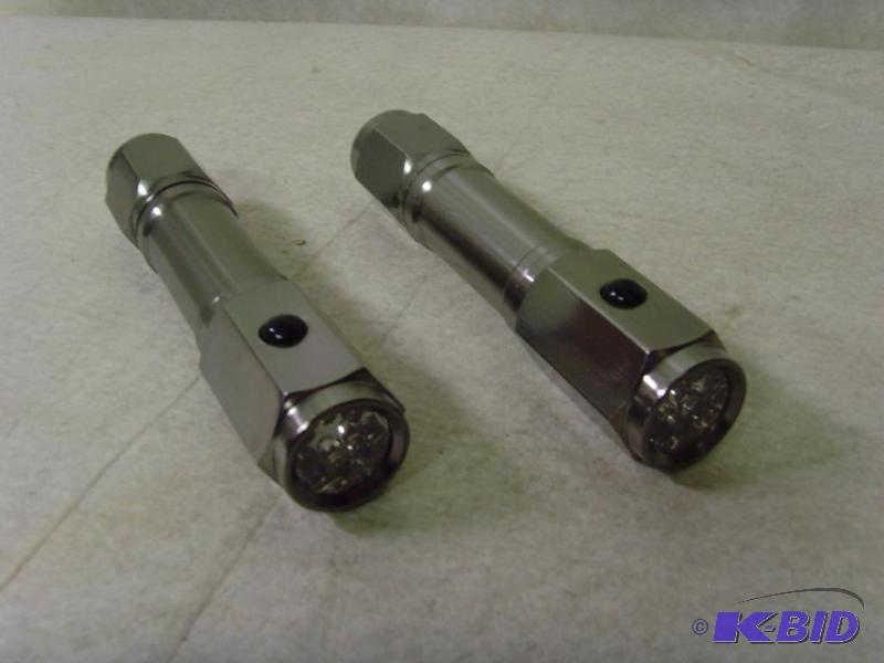 lot 262 image: 8 LED Auto Emergency Flashlight Set