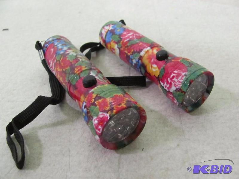 lot 289 image: 12 LED Floral Flashlight Set