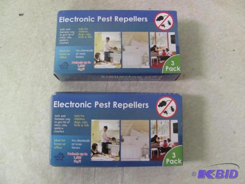 lot 305 image: 6 Pack Ultrasonic Pest Repellers