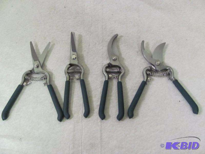 lot 311 image: 4 Piece Garden Pruner Set