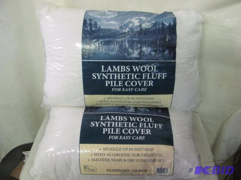 lot 326 image: Lambs Wool Jumbo Pillow Set