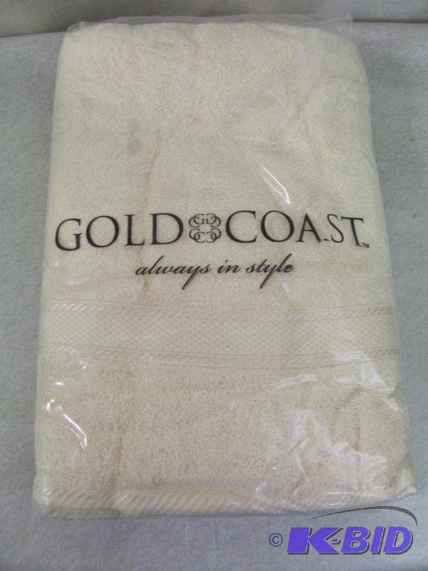 lot 337 image: 100% Egyptian Cotton Bath Set
