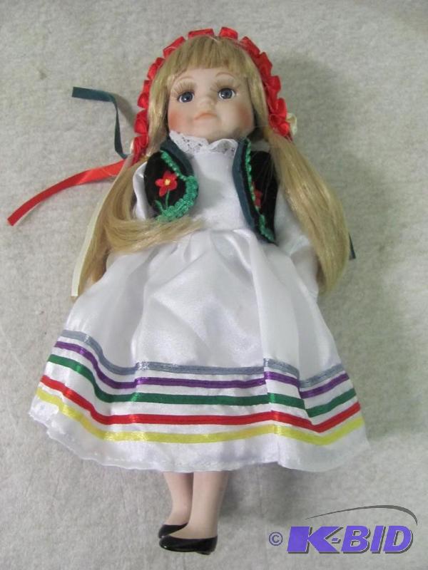 lot 6 image: Royalton Collection Wanda Doll