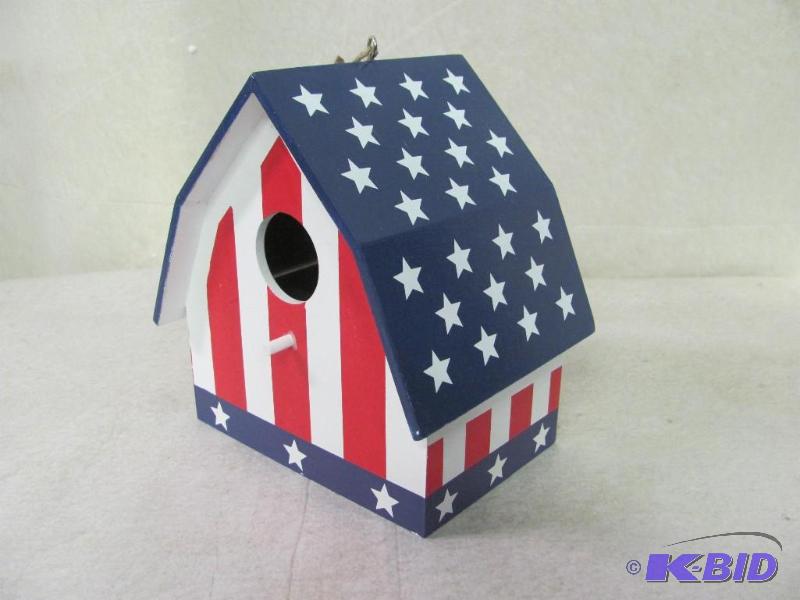 lot 8 image: Patriotic Birdhouse
