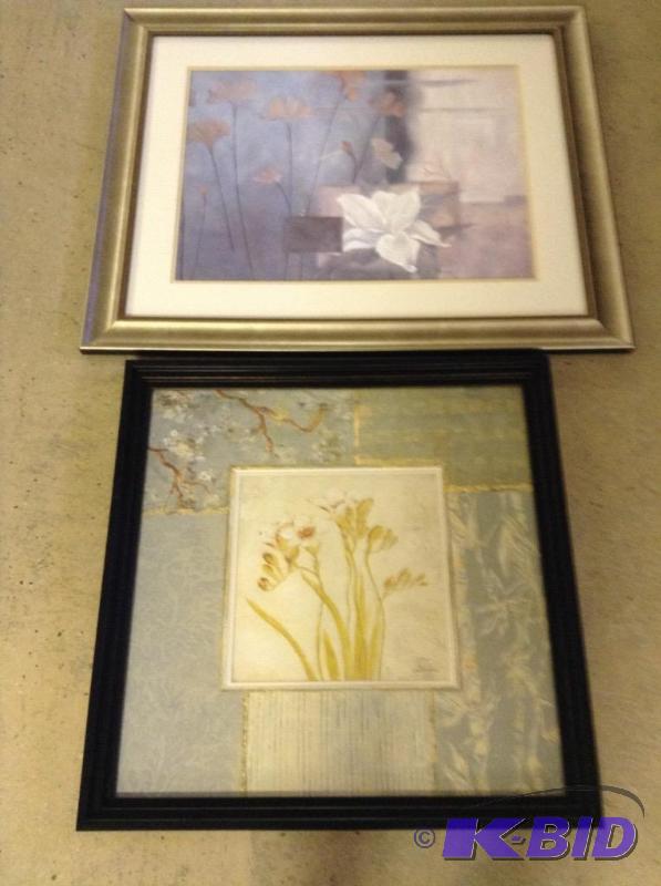 Lot of two floral prints framed
