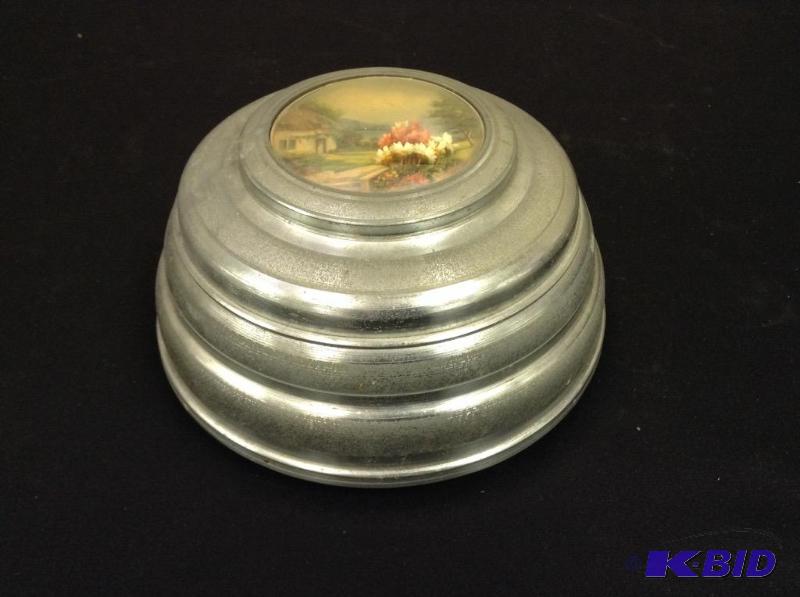 Vintage Divided Dish Music Box
