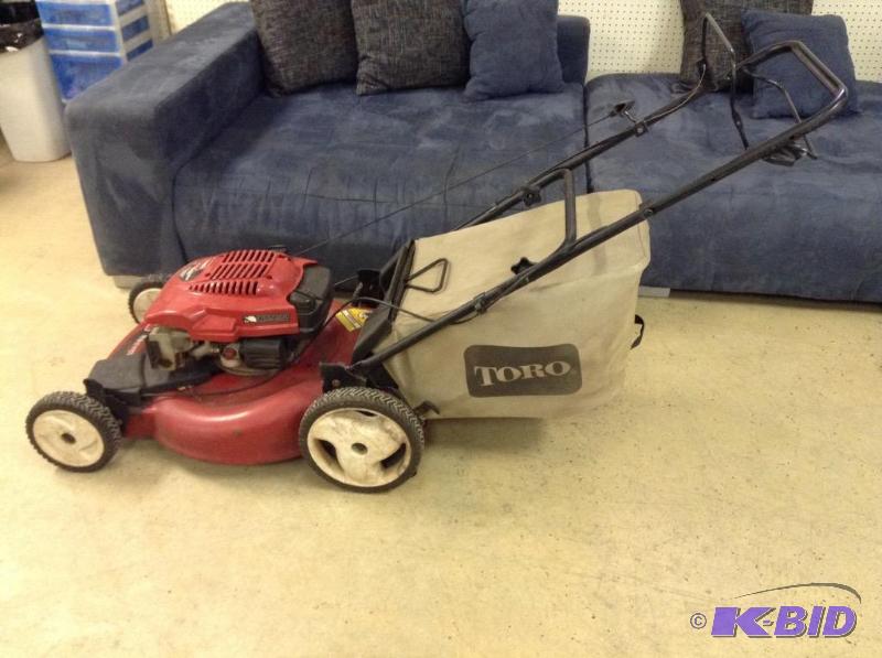 Toro 22 front Drive Lawn Mower w Rear Bag