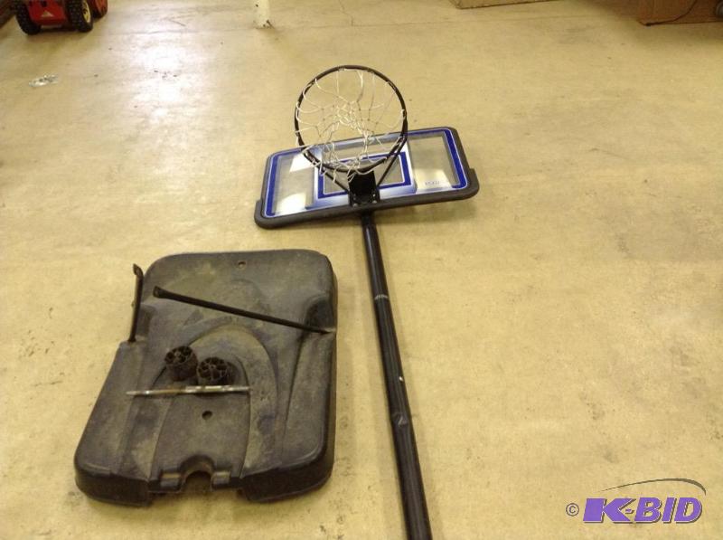 Lifetime Basketball Hoop