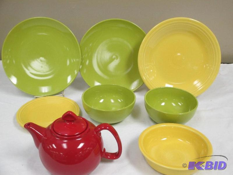 lot 11 image: Lot of Fiesta and other household items