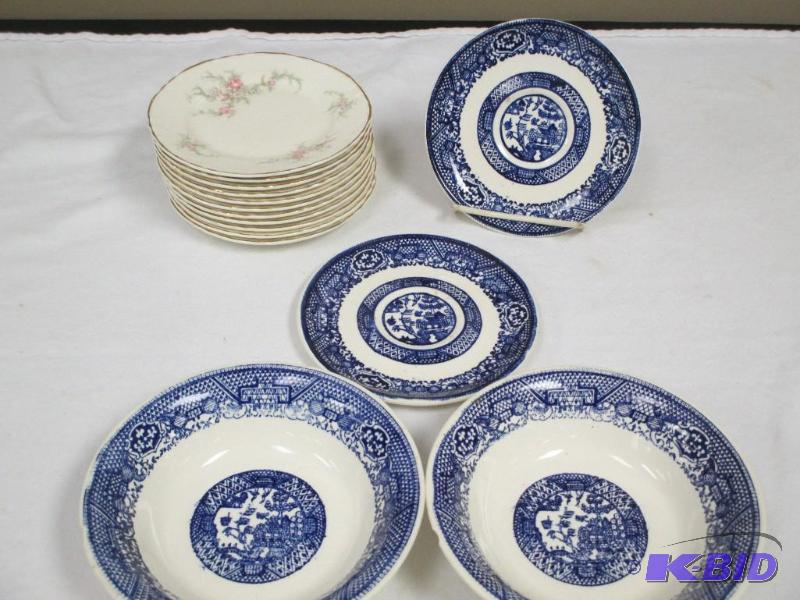 lot 15 image: Lot of Blue Willow plates and bowls and 10 floral plates