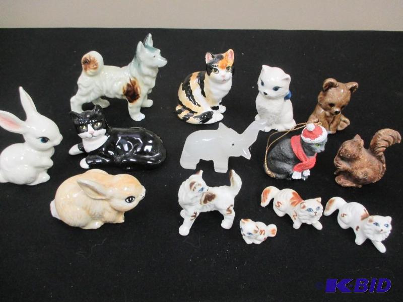 lot 20 image: Lot of minatures