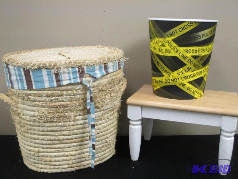 lot 25 image: Lot of household items