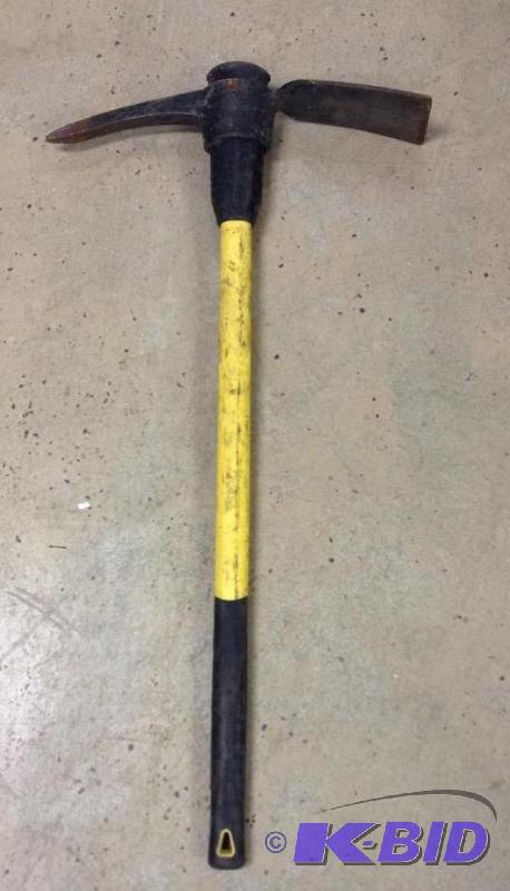 lot 60 image: Rockforged Pick Axe