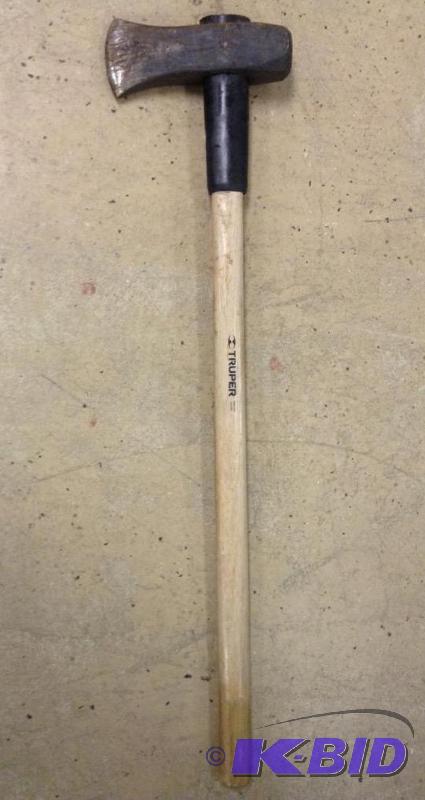 lot 63 image: Truper Axe