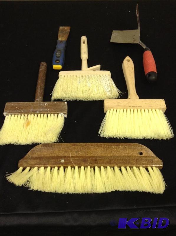 lot 68 image: Lot of Walllpaper & Drywall Items