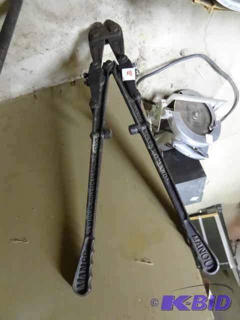 lot 16 image: 24" Manco Vintage Bolt Cutter...