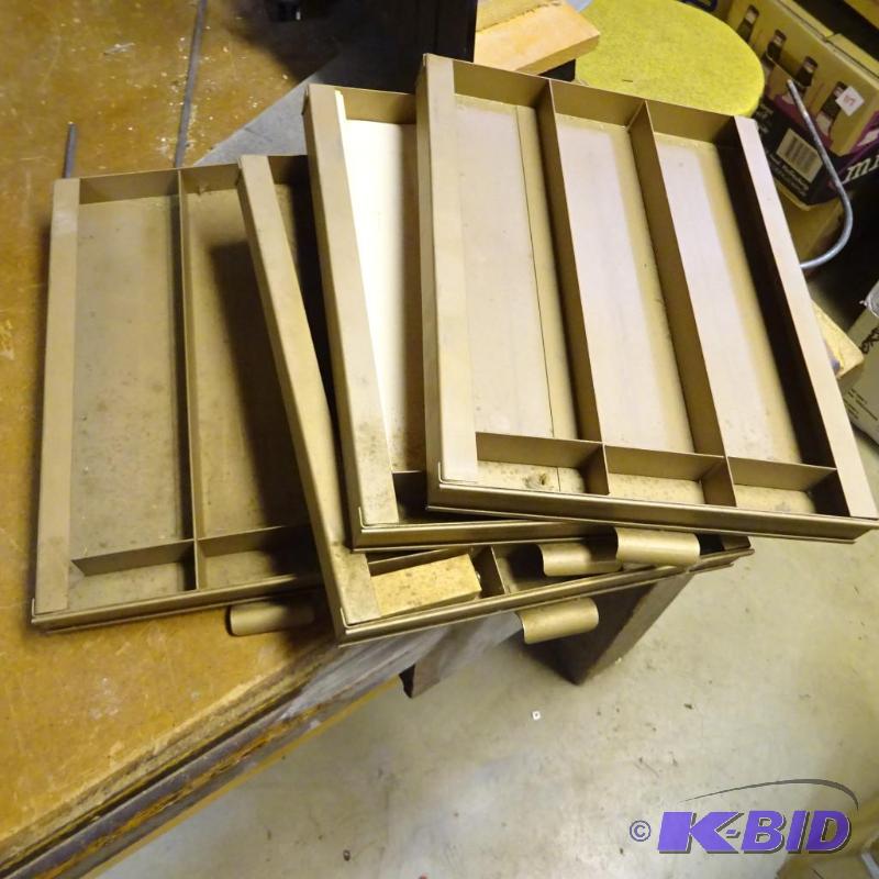 lot 172 image: 4 Metal Drawers 9 X 12 X 1...