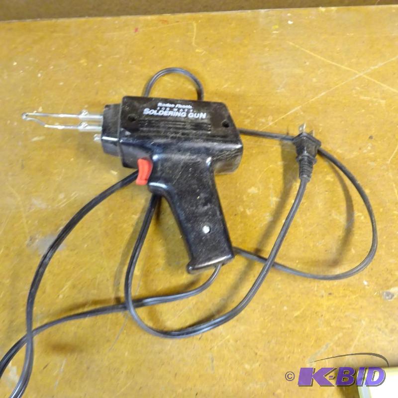 lot 187 image: Radio Shack 100 Watt Soldering Gun...