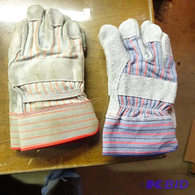 lot 216 image: 2 Pair of Work Gloves...