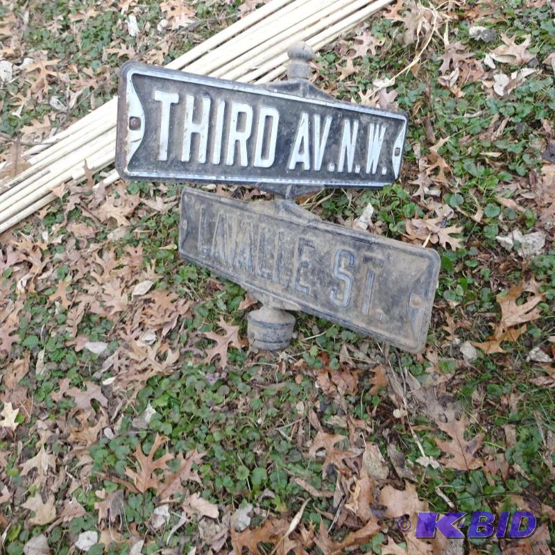 lot 225 image: Vintage Street Sign...
