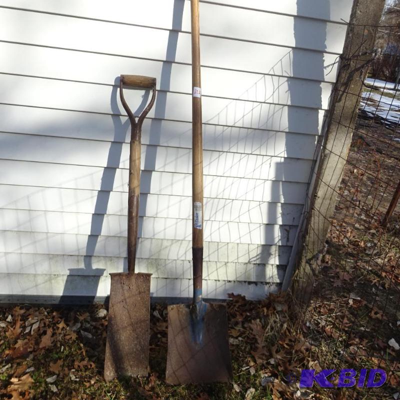 lot 252 image: Tile Spade and Square Shovel...