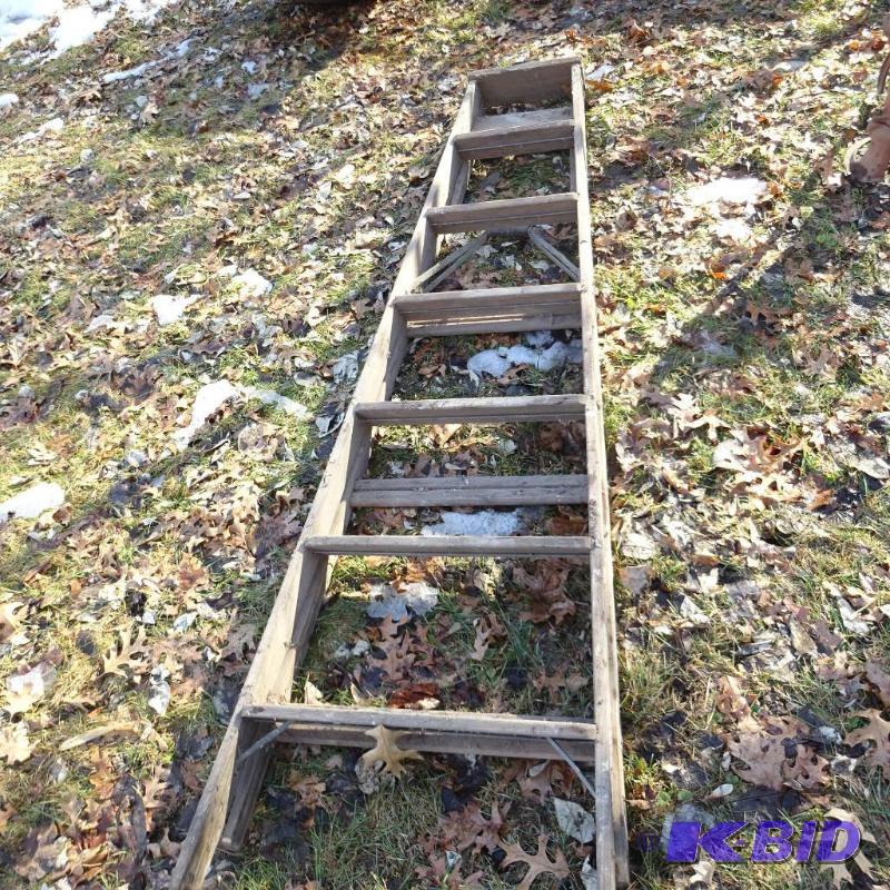 lot 259 image: 7 Wood Step Ladder...