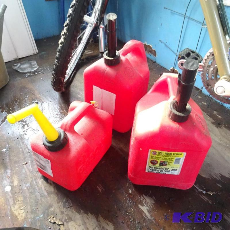 lot 270 image: 3 Plastic Gas Cans...