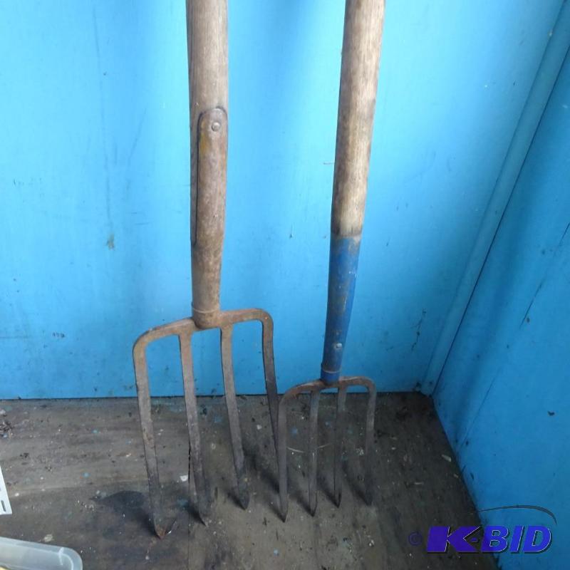 lot 275 image: 2 Potatoe Forks...
